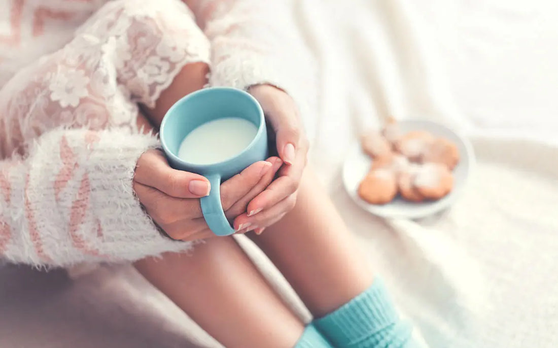 חלב על הזמן: האם חלב אכן עוזר לשינה טובה?